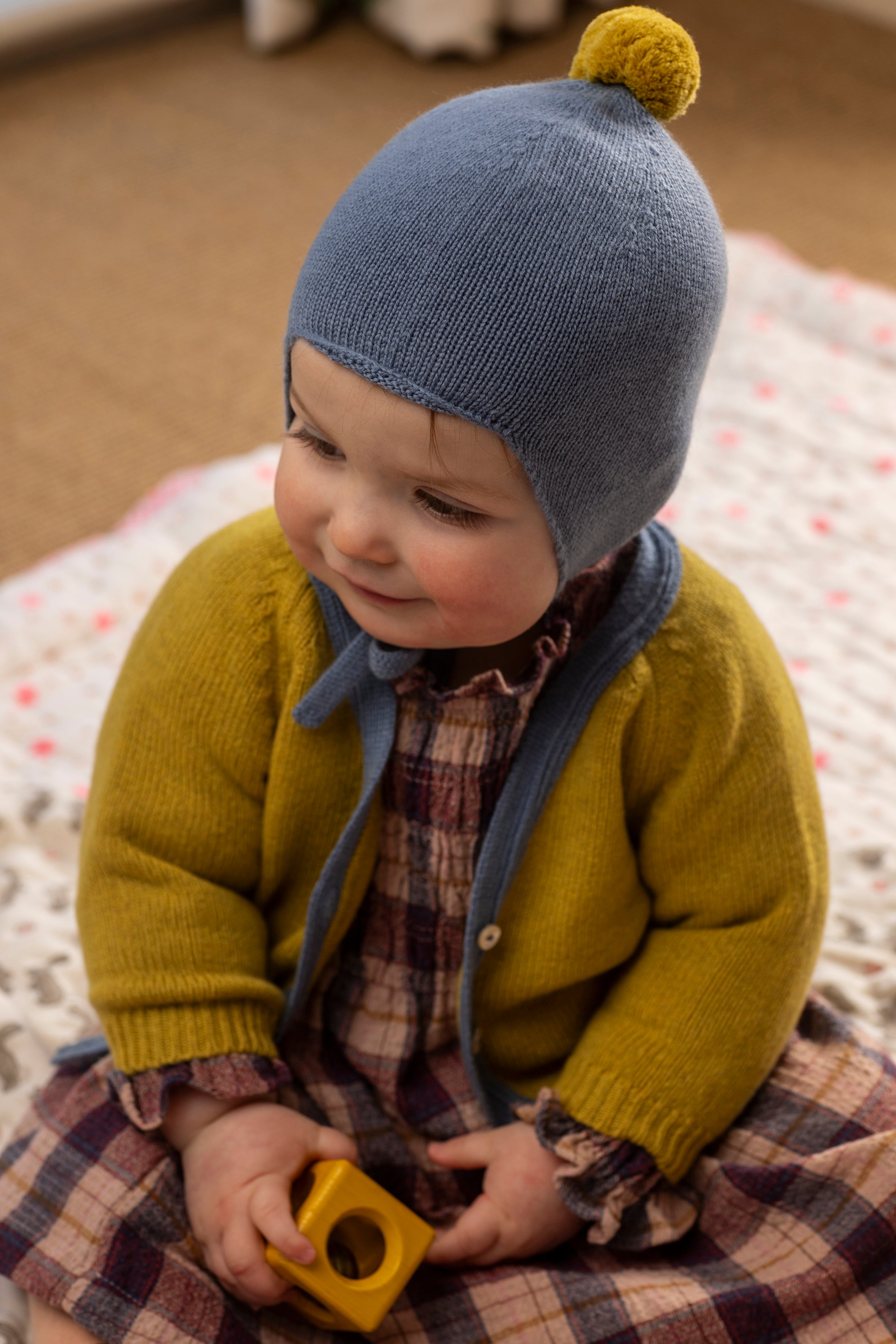 Cashmere Baby Bonnet, Mermaid with Gold Dust Pom – Rosie Sugden