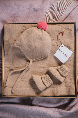 Rosie Sugden Cashmere’s Baby Gift Set in Camel