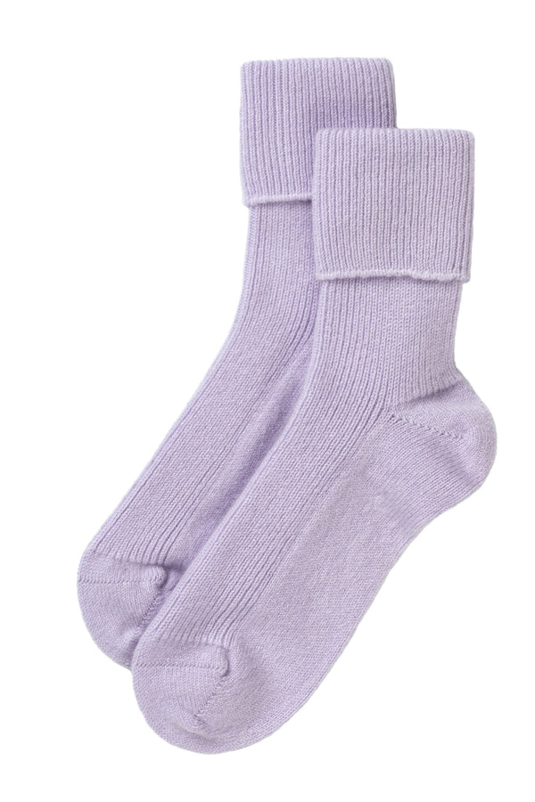 Rosie Sugden Cashmere’s Bed Socks in Lilac